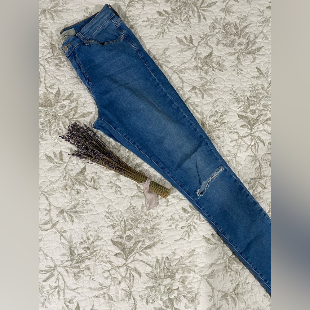 Top shop Jamie skinny jeans with distressed knees